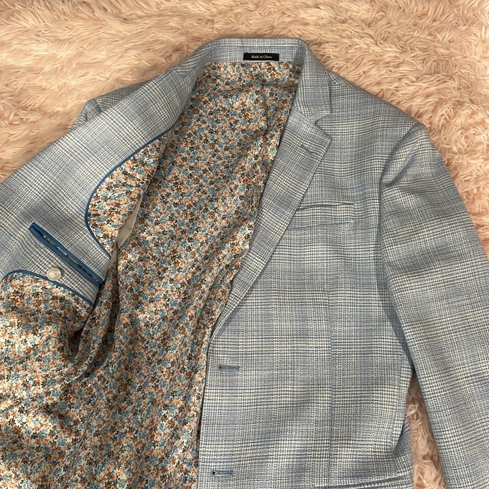 Prom suit - Picture 2 of 4